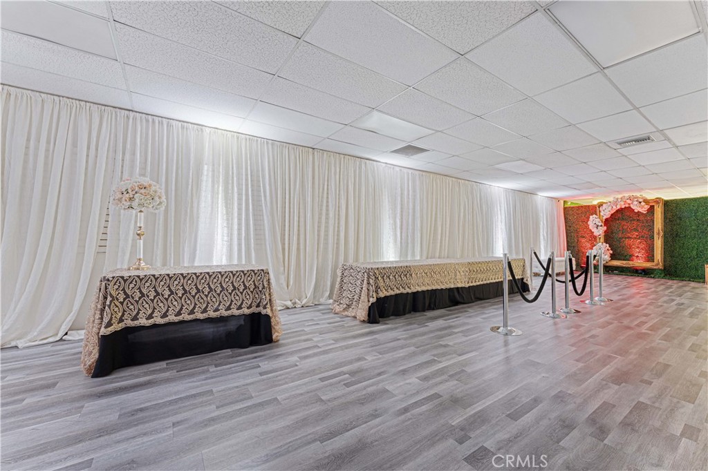 6265 Van Nuys Boulevard