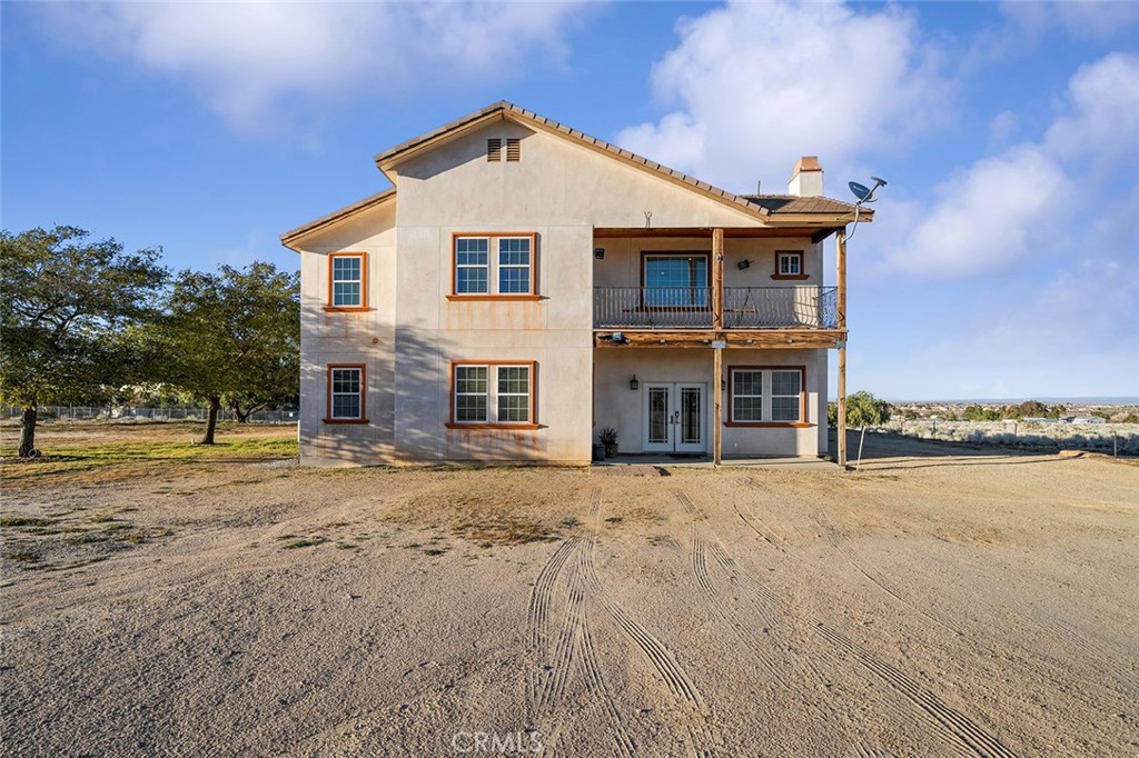 5040 E Avenue T 8