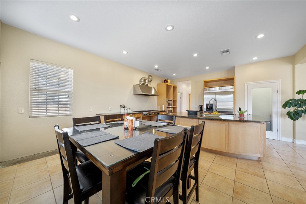 5040 E Avenue T 8