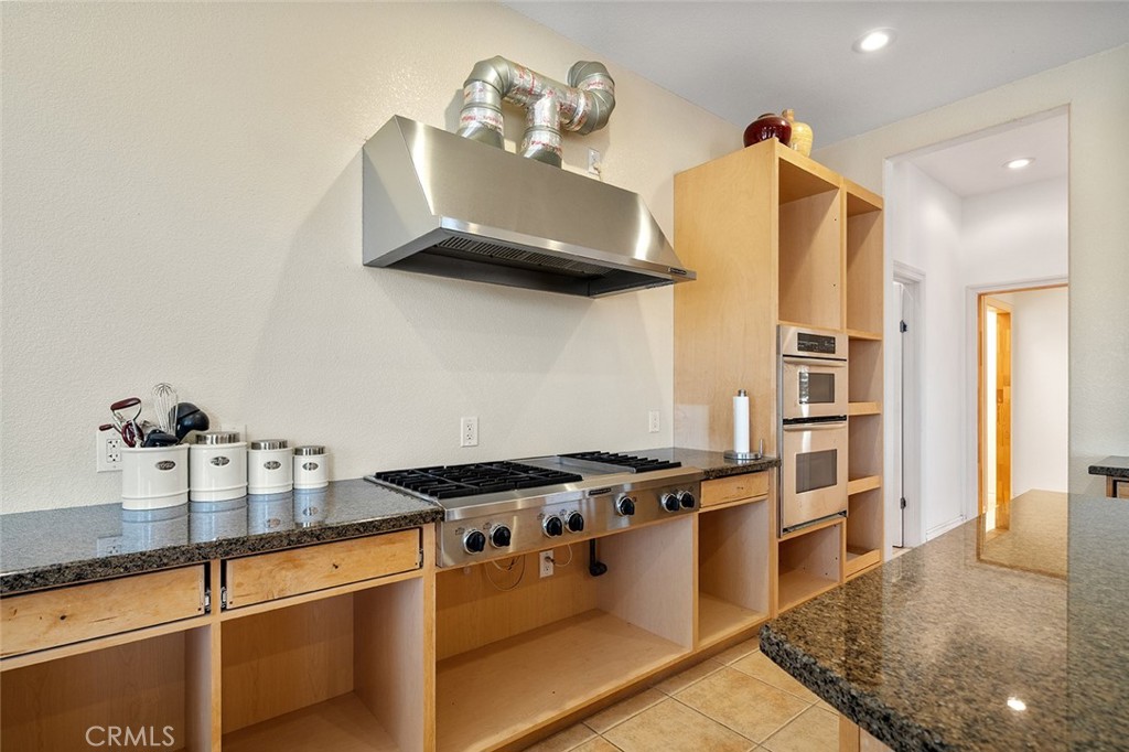5040 E Avenue T 8