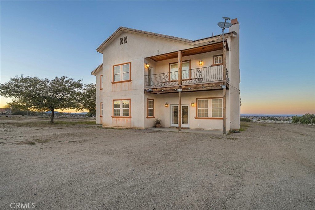 5040 E Avenue T 8