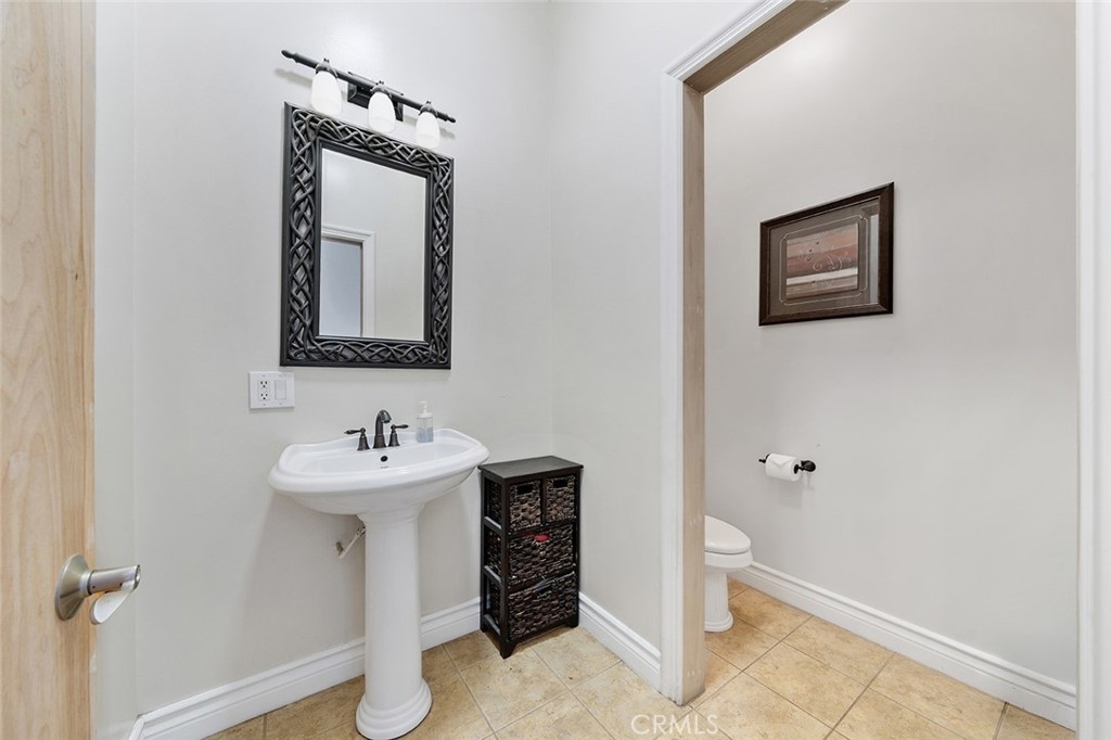 5040 E Avenue T 8