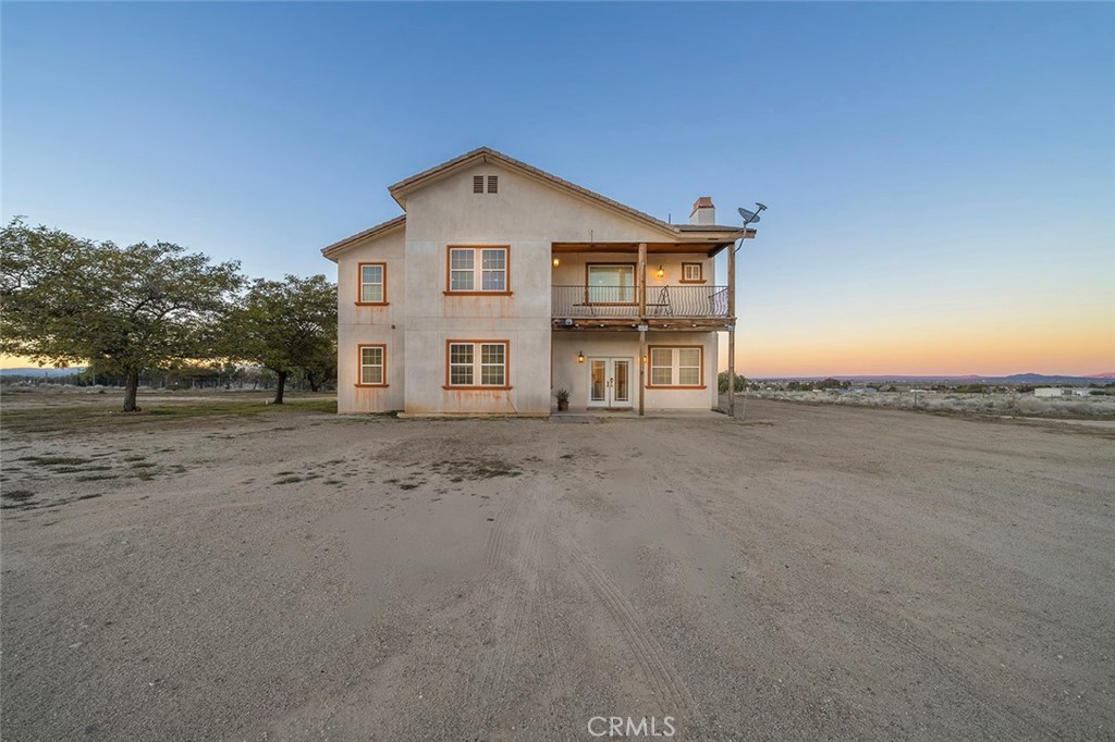 5040 E Avenue T 8