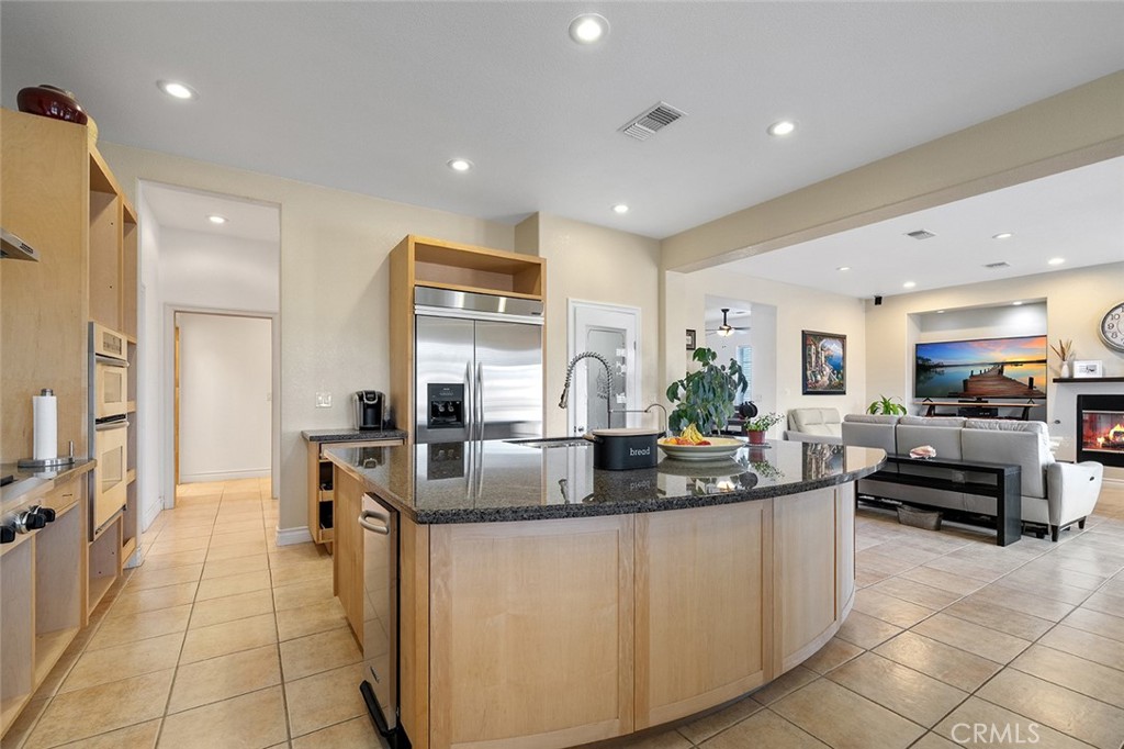 5040 E Avenue T 8