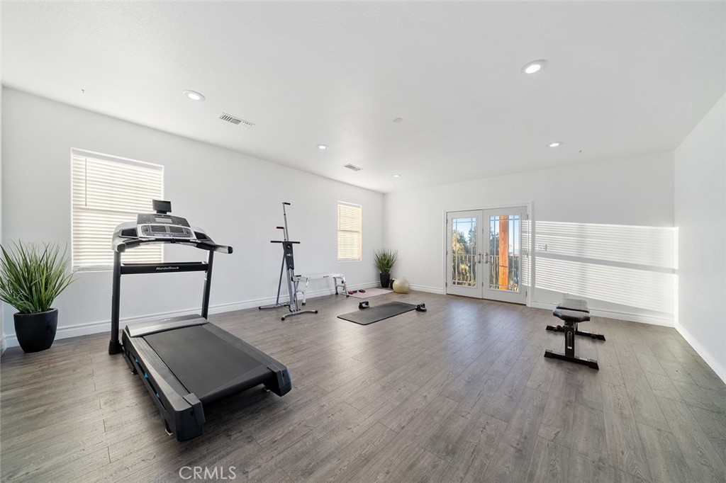 5040 E Avenue T 8