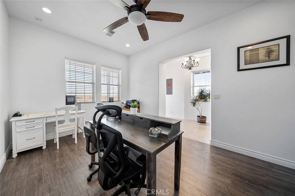 5040 E Avenue T 8