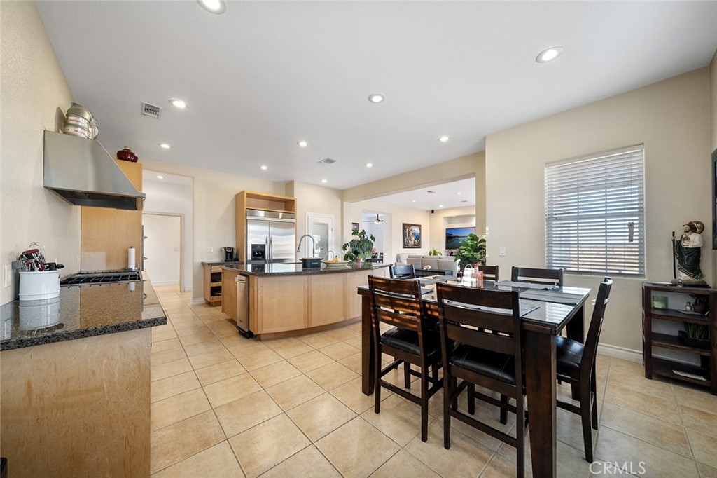 5040 E Avenue T 8