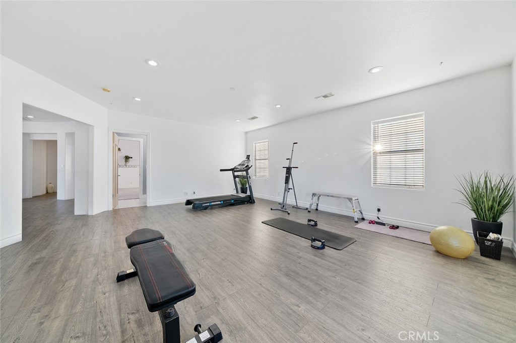5040 E Avenue T 8