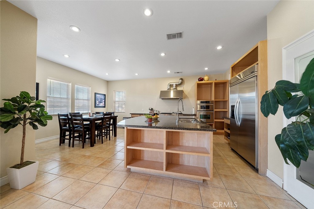 5040 E Avenue T 8