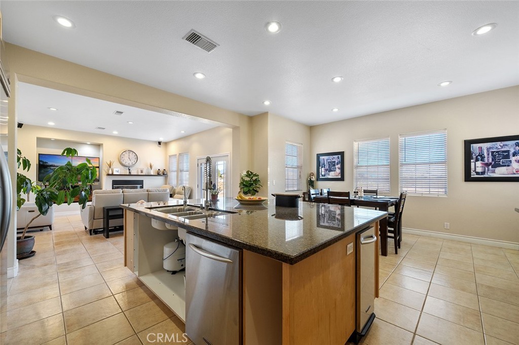 5040 E Avenue T 8