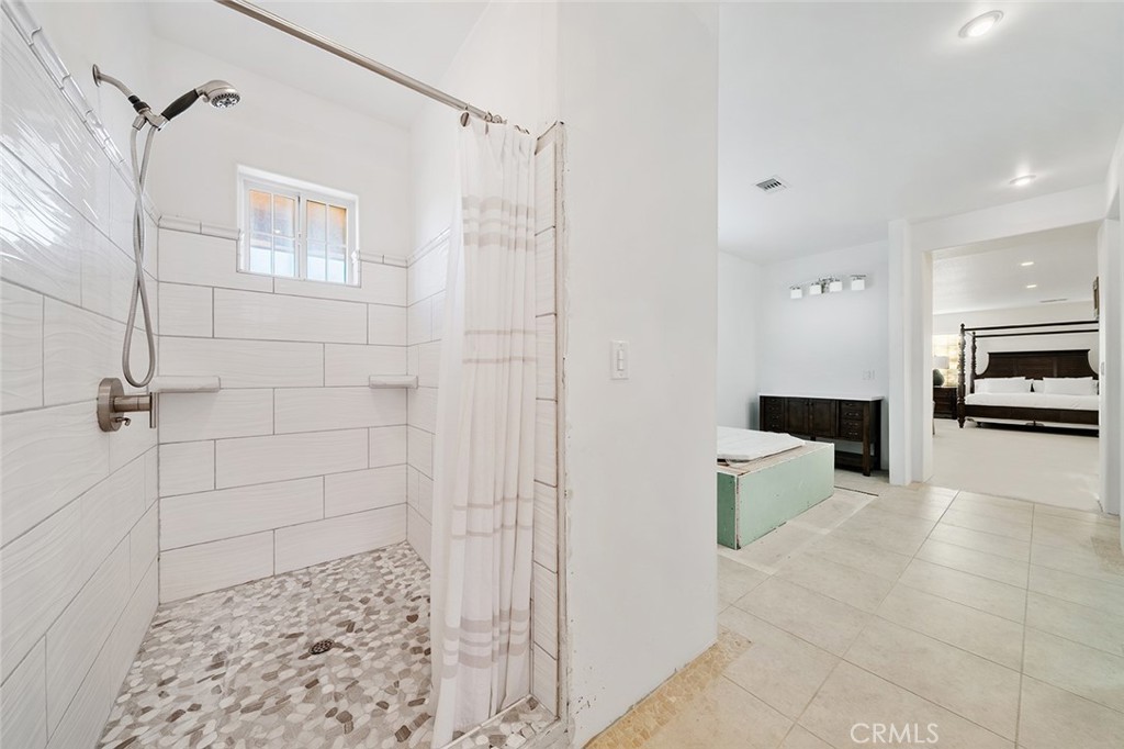5040 E Avenue T 8