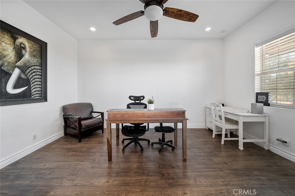 5040 E Avenue T 8