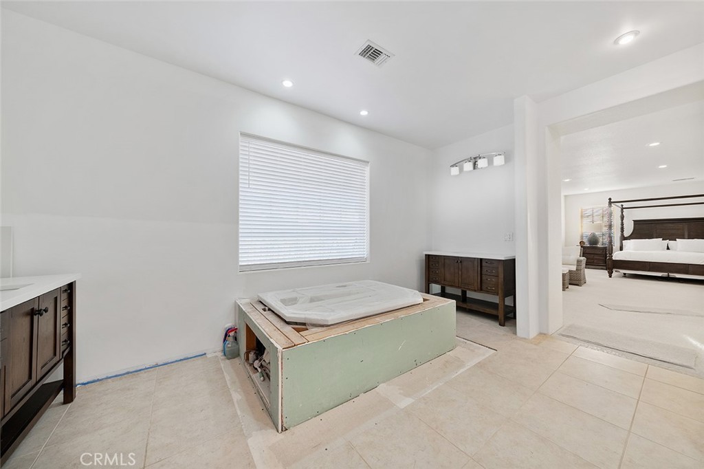 5040 E Avenue T 8
