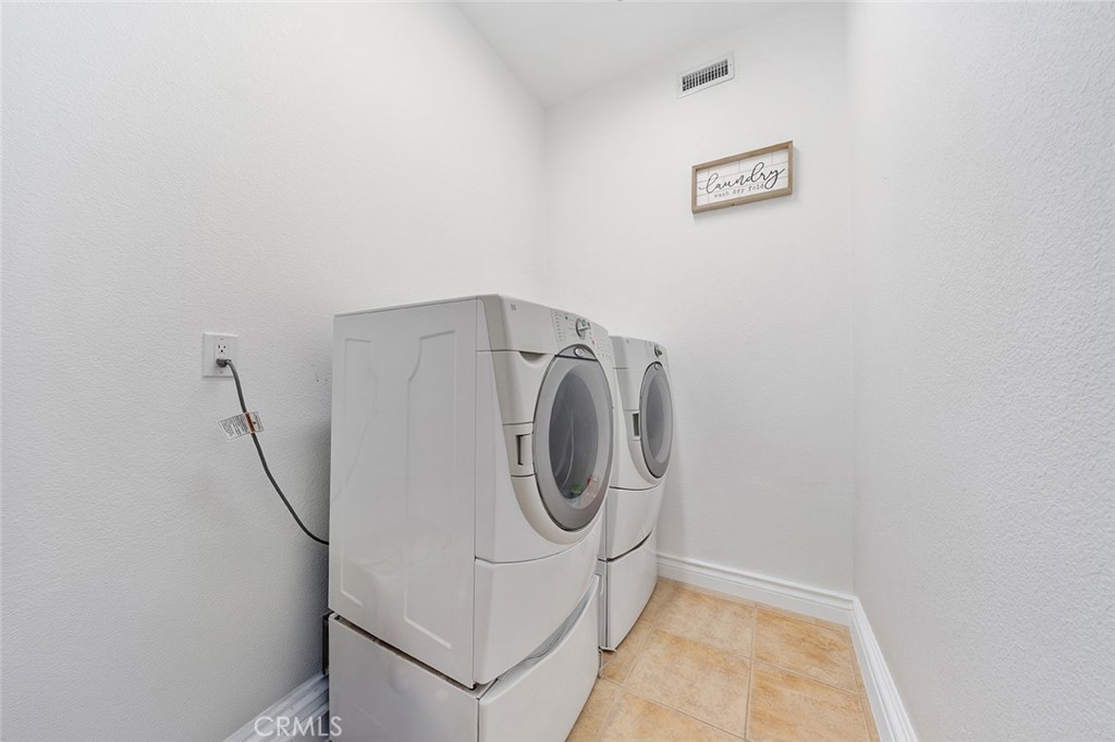 5040 E Avenue T 8