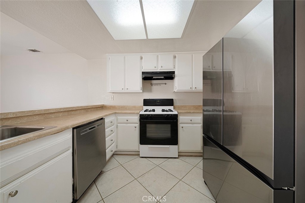 1991 Central Avenue 2