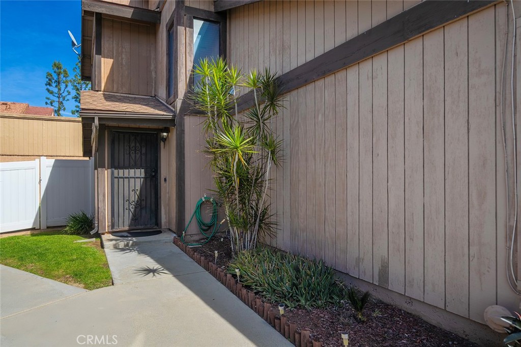 1991 Central Avenue 2