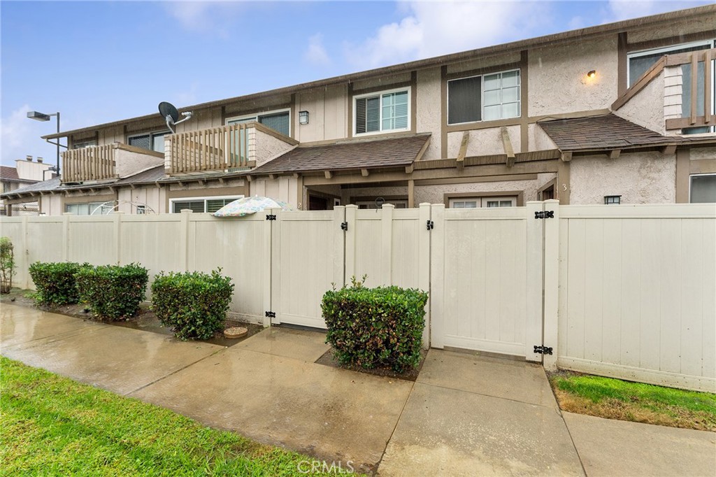 1234 N Citrus Avenue 2