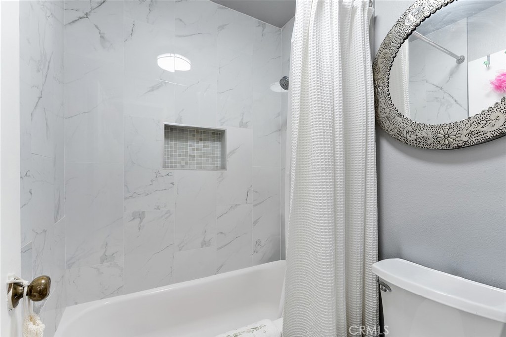 1234 N Citrus Avenue 2