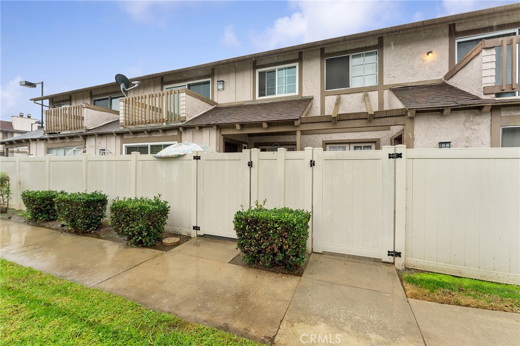 1234 N Citrus Avenue 2