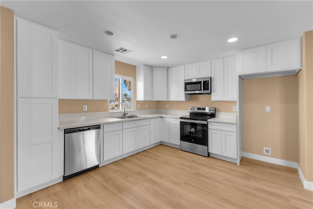 2867 Stardust Avenue