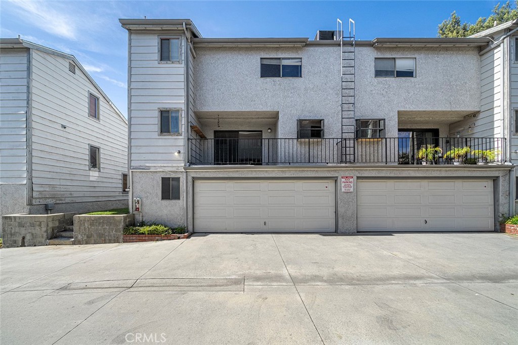 340 E Washington Boulevard 2