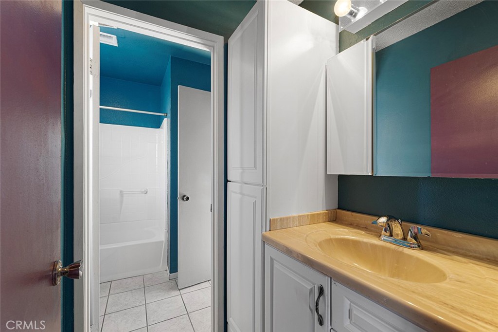 340 E Washington Boulevard 2