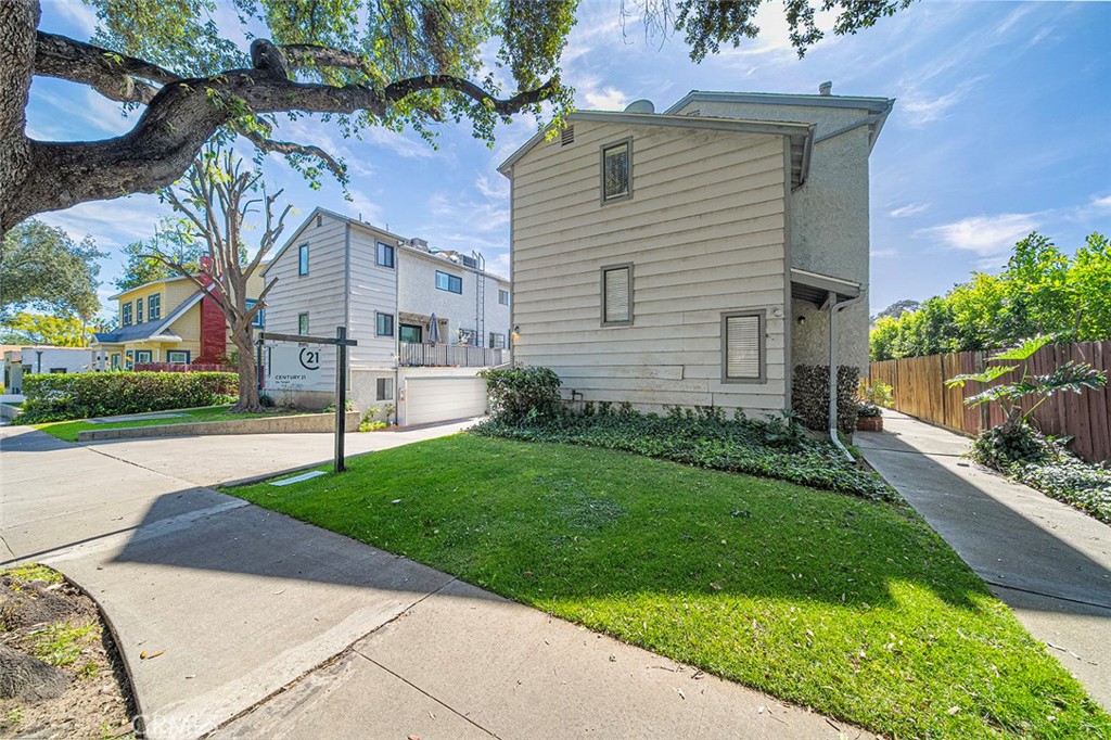 340 E Washington Boulevard 2