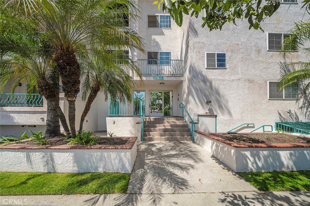 1335 Newport Avenue 209