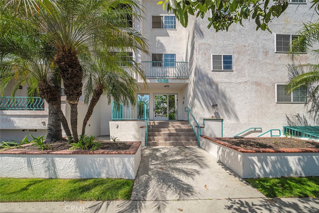 1335 Newport Avenue 209