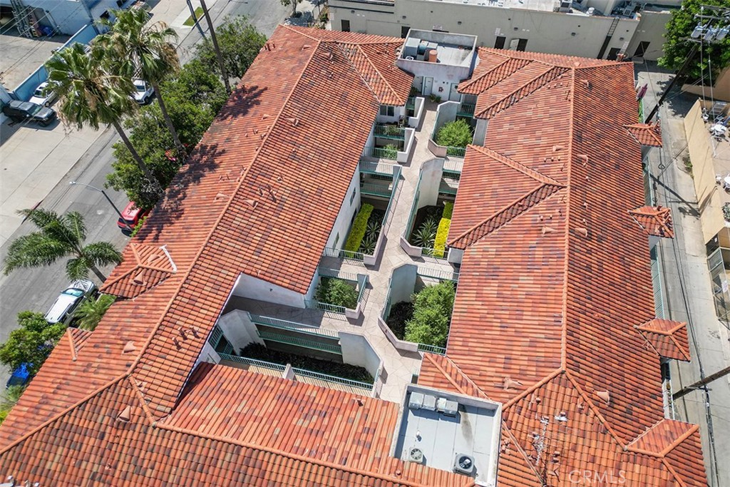 1335 Newport Avenue 209