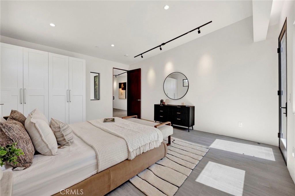 325 W Grandview Avenue