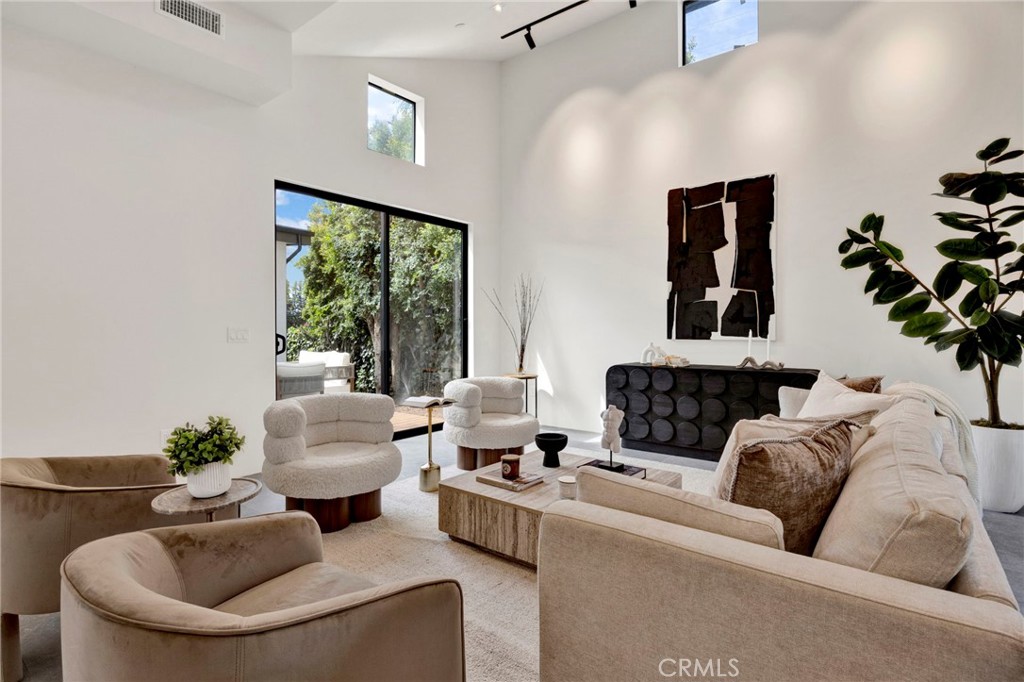 325 W Grandview Avenue