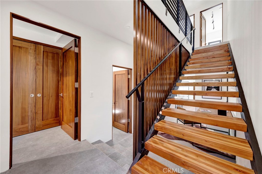325 W Grandview Avenue