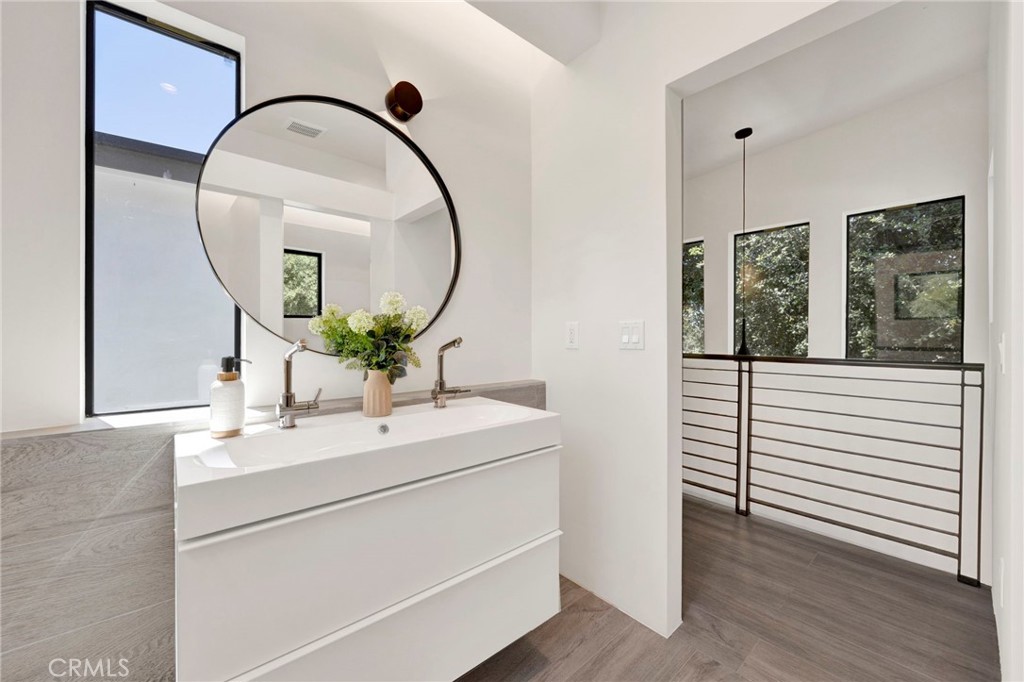 325 W Grandview Avenue