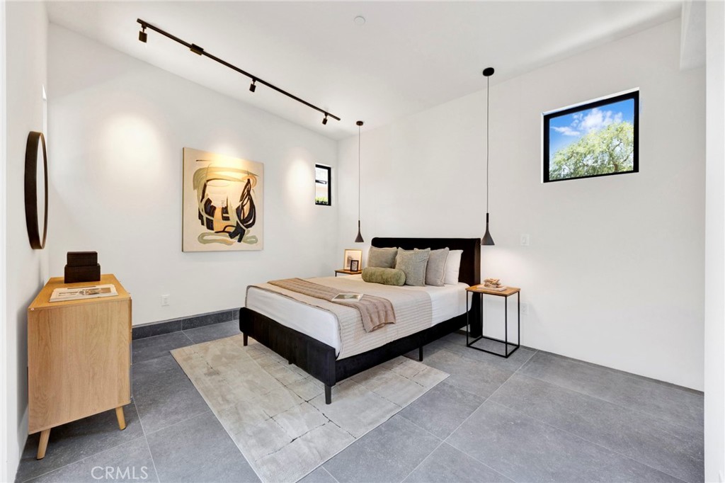 325 W Grandview Avenue