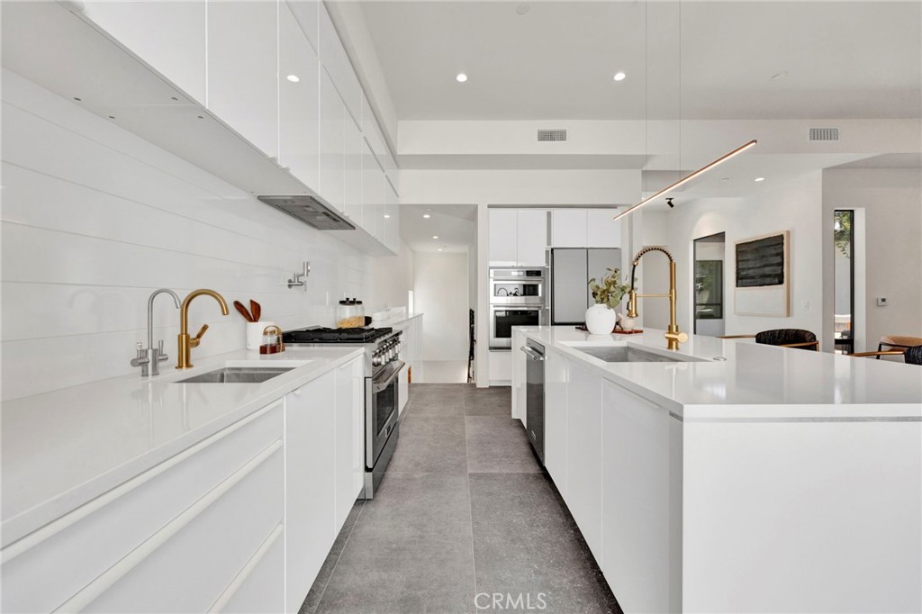 325 W Grandview Avenue