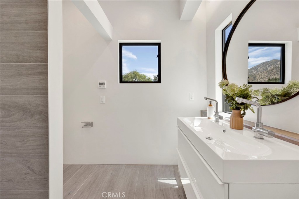 325 W Grandview Avenue