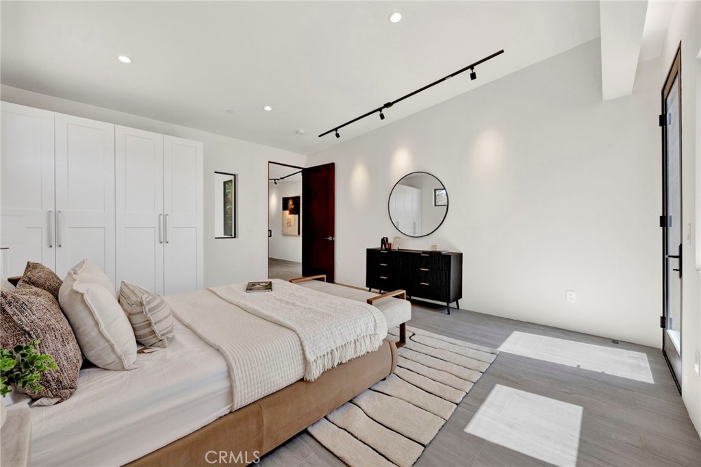 325 W Grandview Avenue