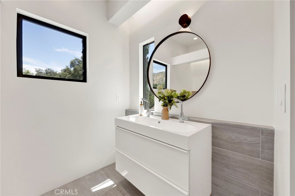 325 W Grandview Avenue