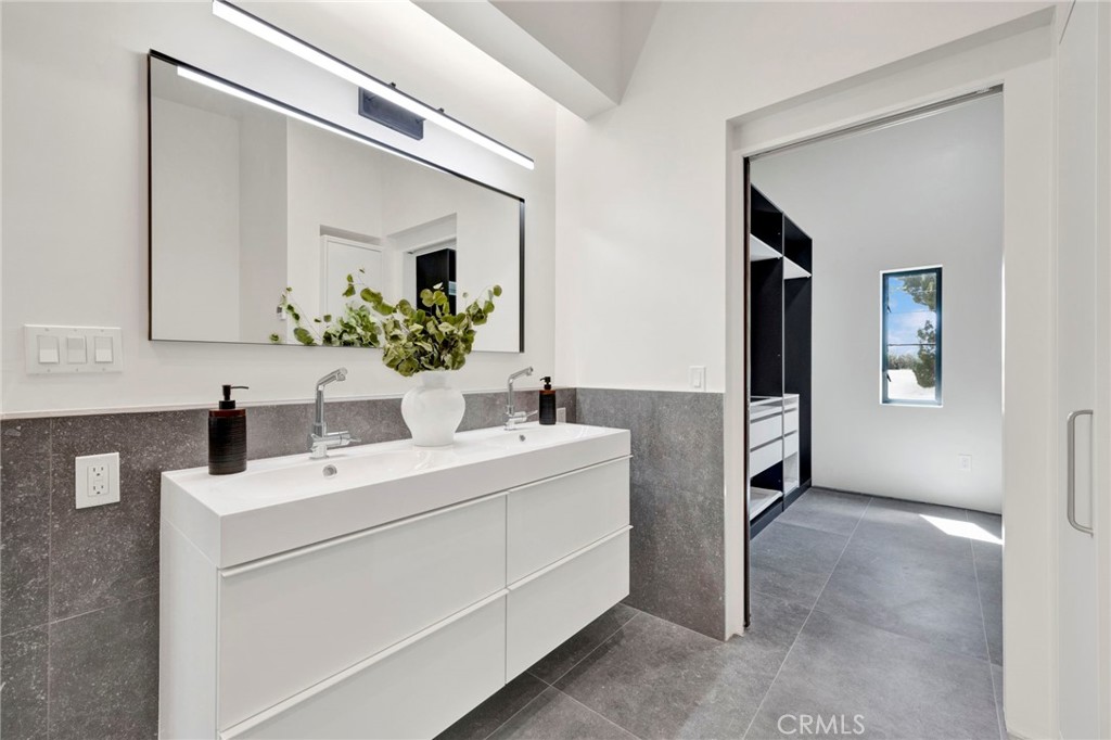 325 W Grandview Avenue