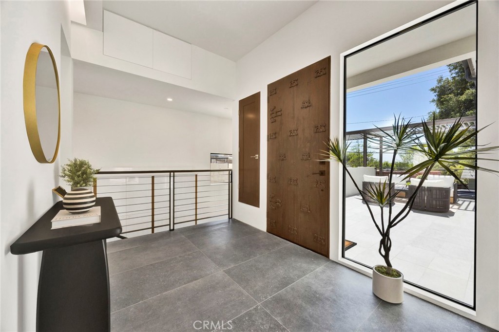 325 W Grandview Avenue