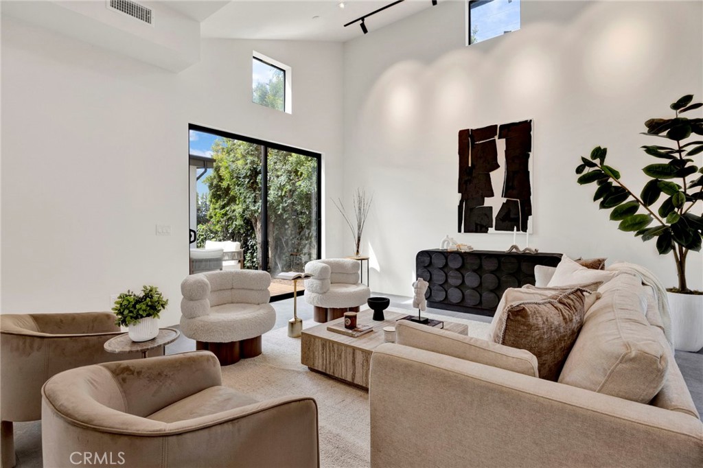 325 W Grandview Avenue