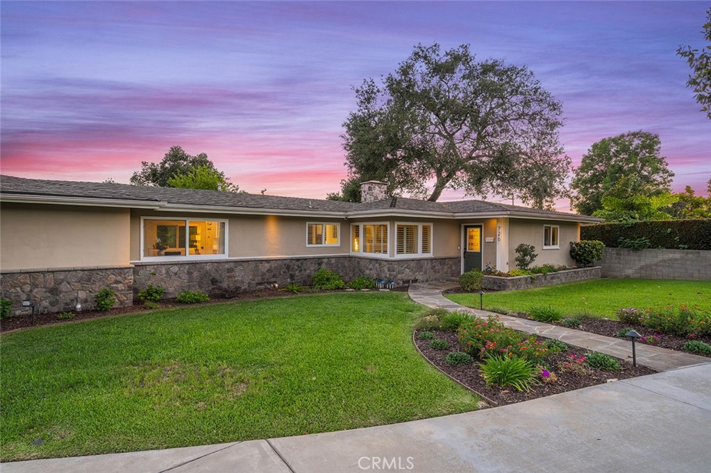 726 E Sierra Madre Avenue