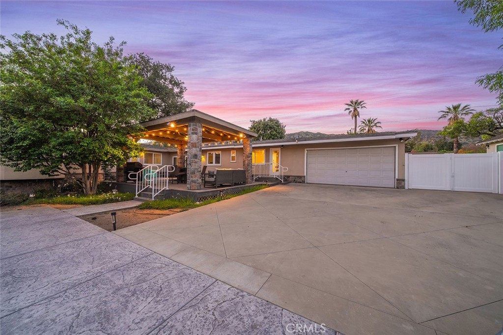 726 E Sierra Madre Avenue
