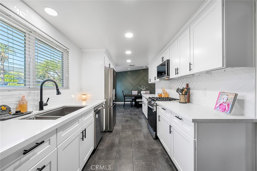 726 E Sierra Madre Avenue