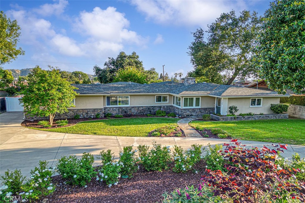 726 E Sierra Madre Avenue