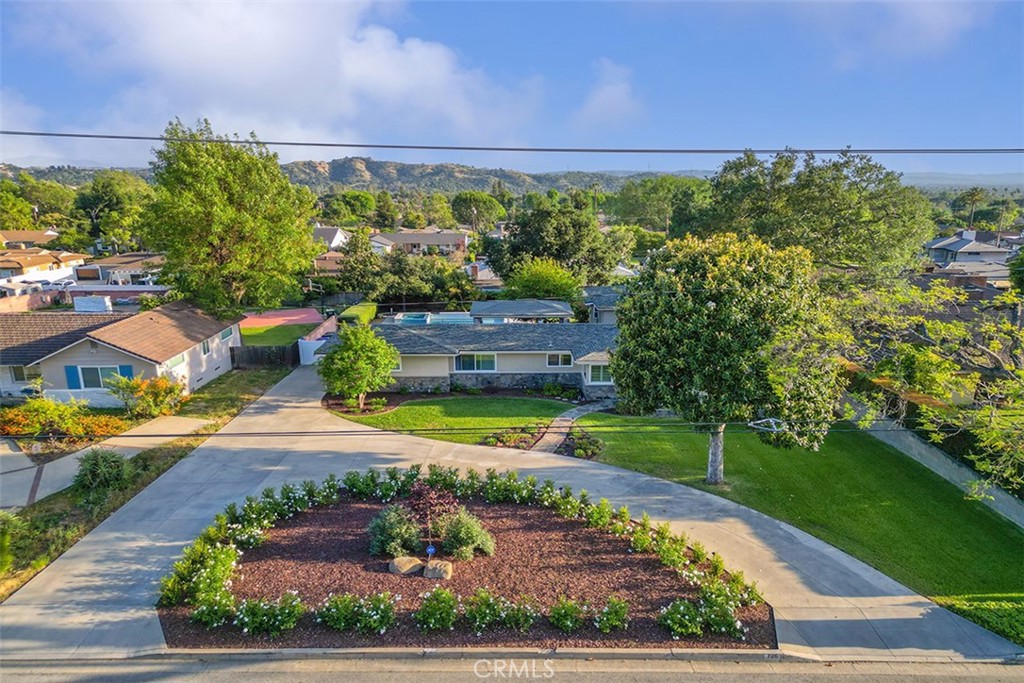 726 E Sierra Madre Avenue