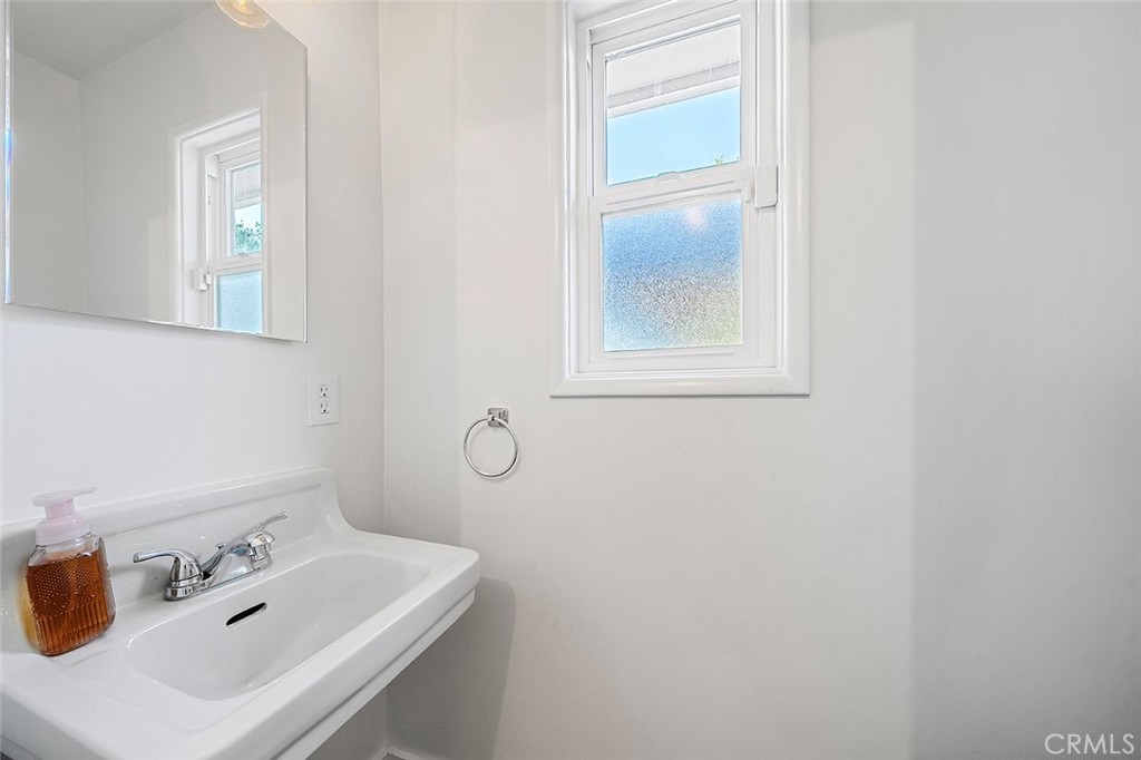 726 E Sierra Madre Avenue