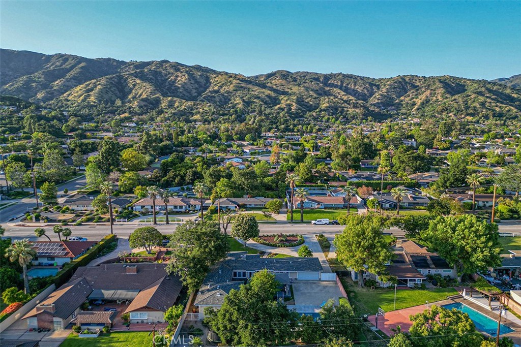 726 E Sierra Madre Avenue