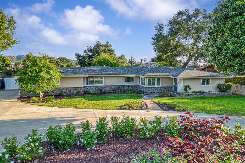 726 E Sierra Madre Avenue